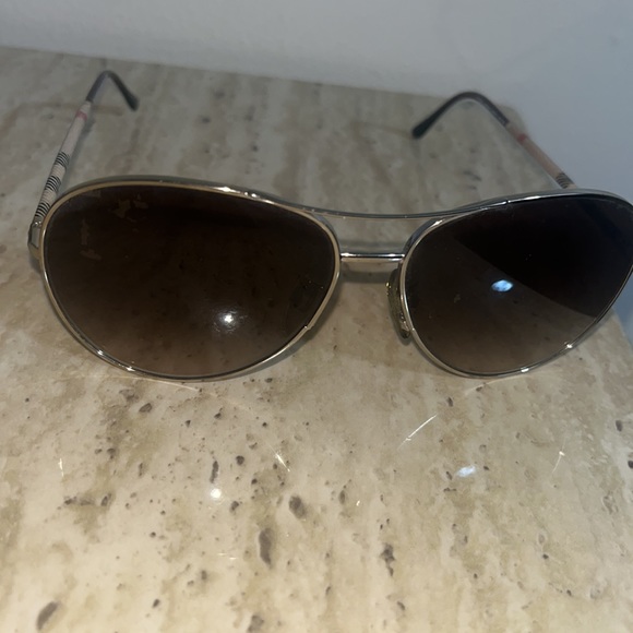 Burberry Aviator Sunglasses - Picture 6 of 6
